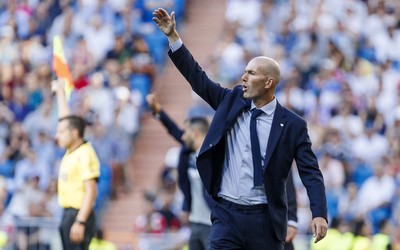 乐竞电竞-凯恩更衣室沉默不语